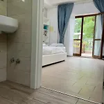 Monolocali Santa Maria Apparente Bed & Breakfast 4*