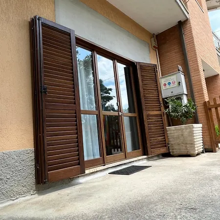 Nocleg ze śniadaniem Monolocali Santa Maria Apparente 4*